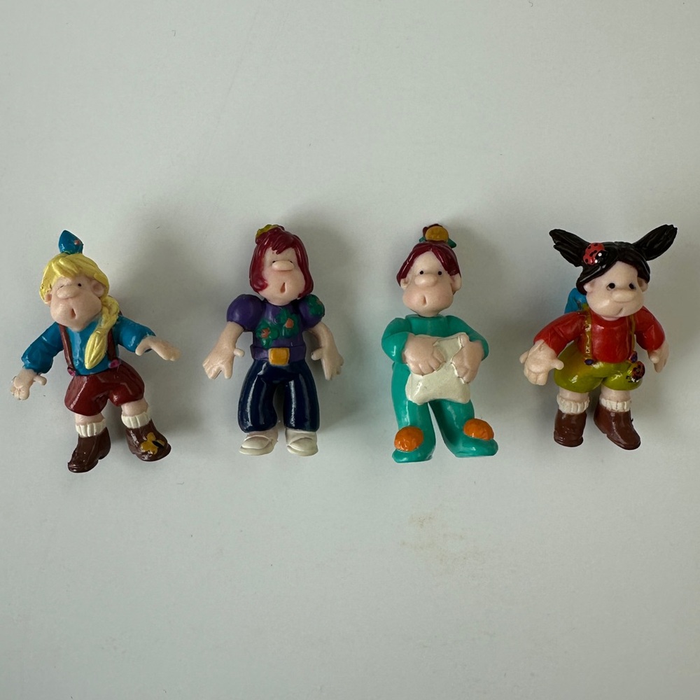 Vintage 1995 Callie 'n Friends Callie's Campout Playset Figures Bundle